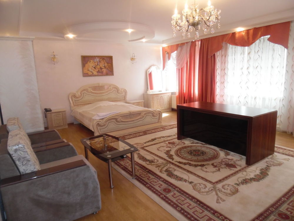 Hotel Gold Lion Chisinau Eksteriør bilde