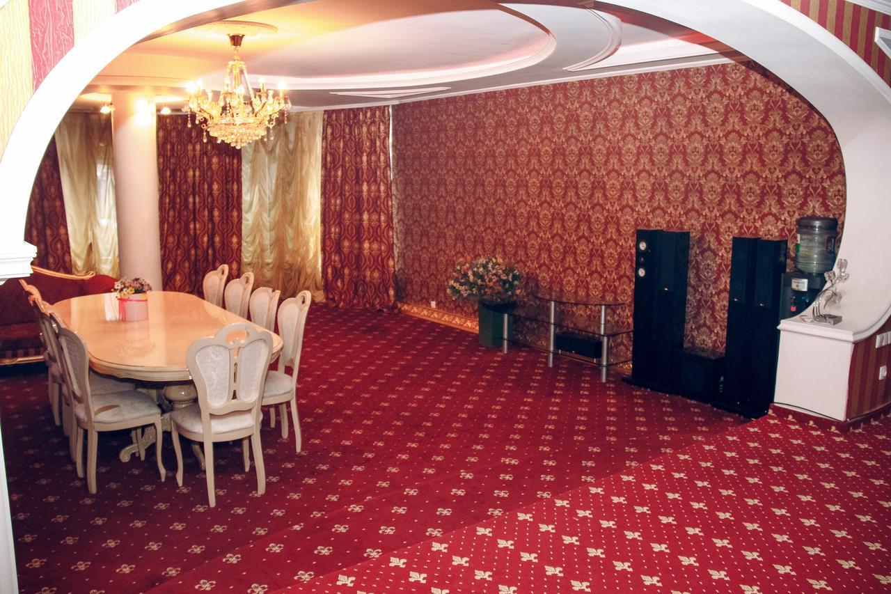 Hotel Gold Lion Chisinau Eksteriør bilde