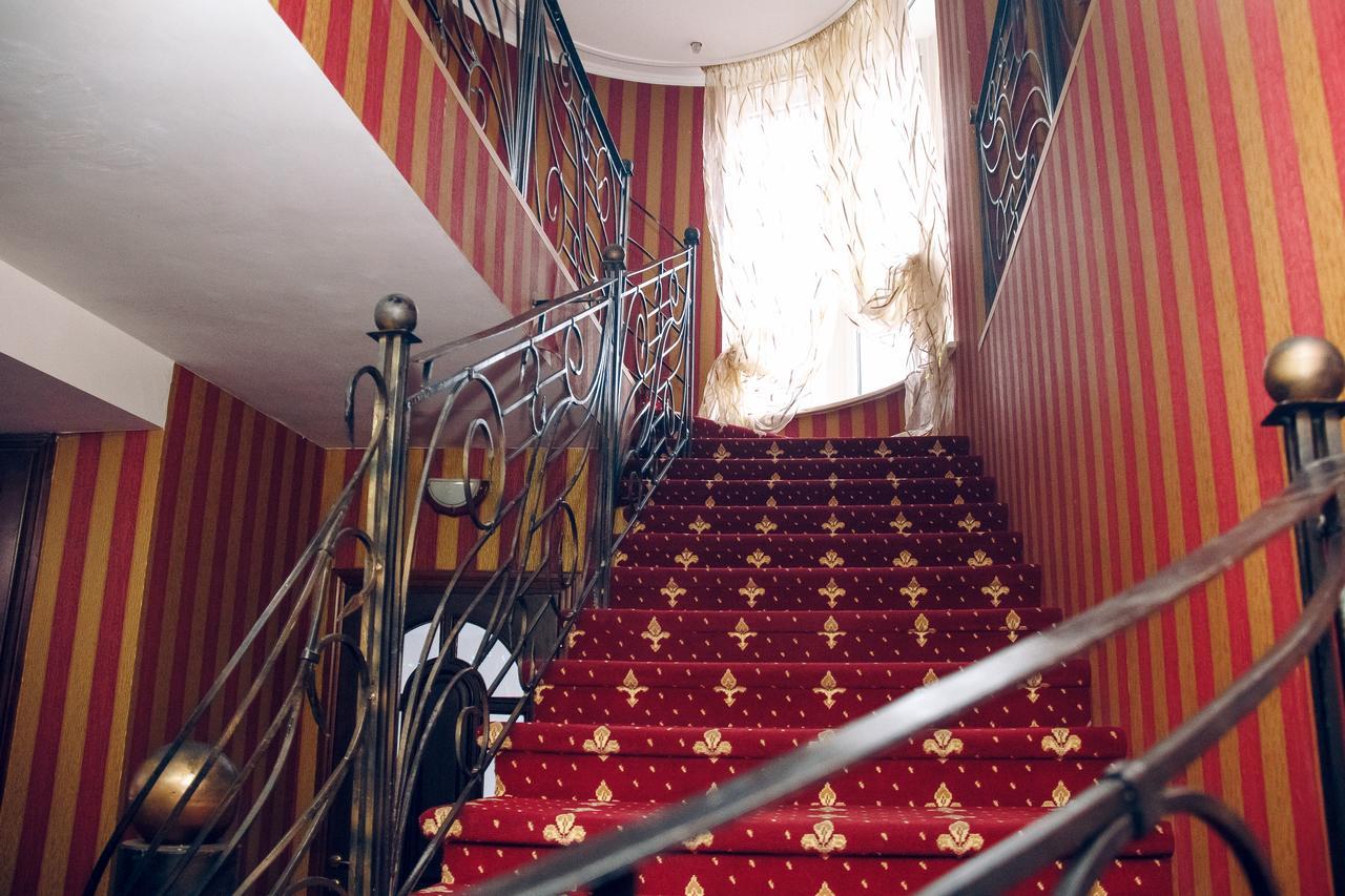 Hotel Gold Lion Chisinau Eksteriør bilde