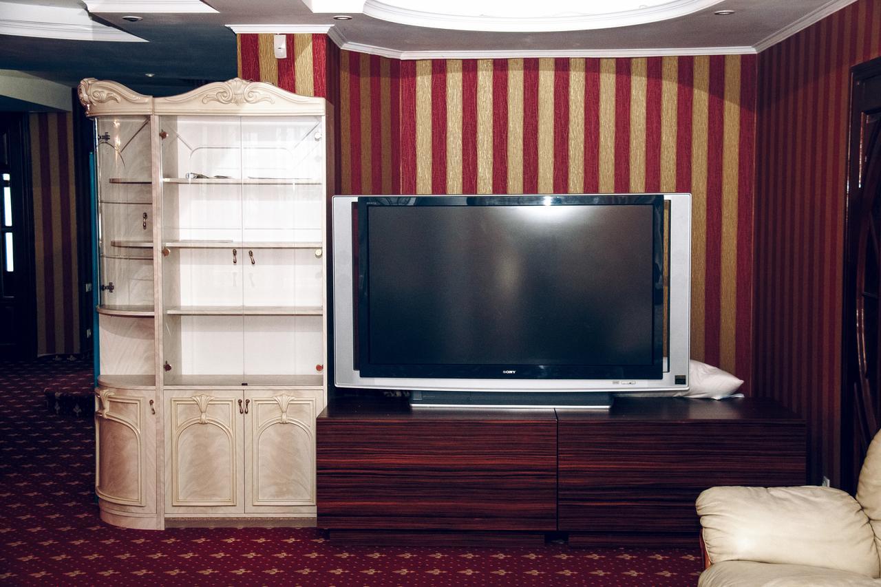 Hotel Gold Lion Chisinau Eksteriør bilde