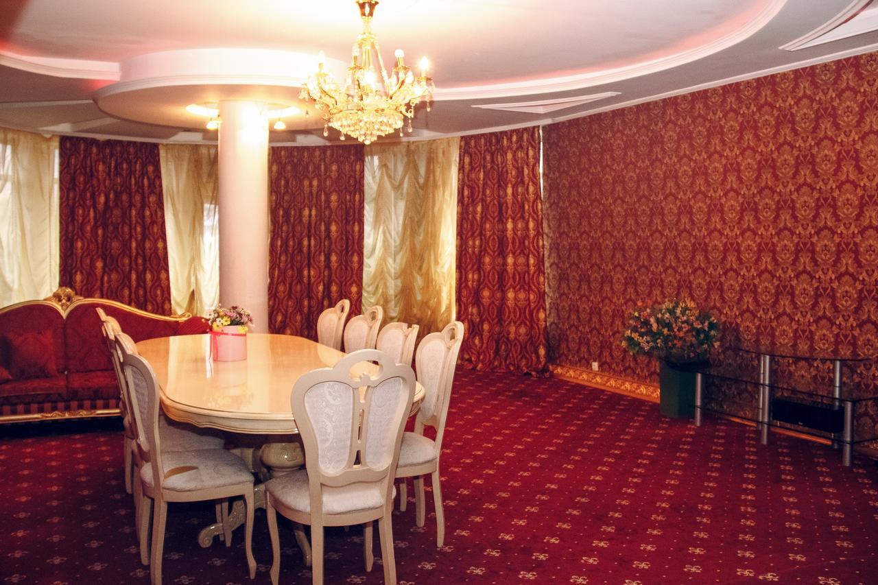 Hotel Gold Lion Chisinau Eksteriør bilde