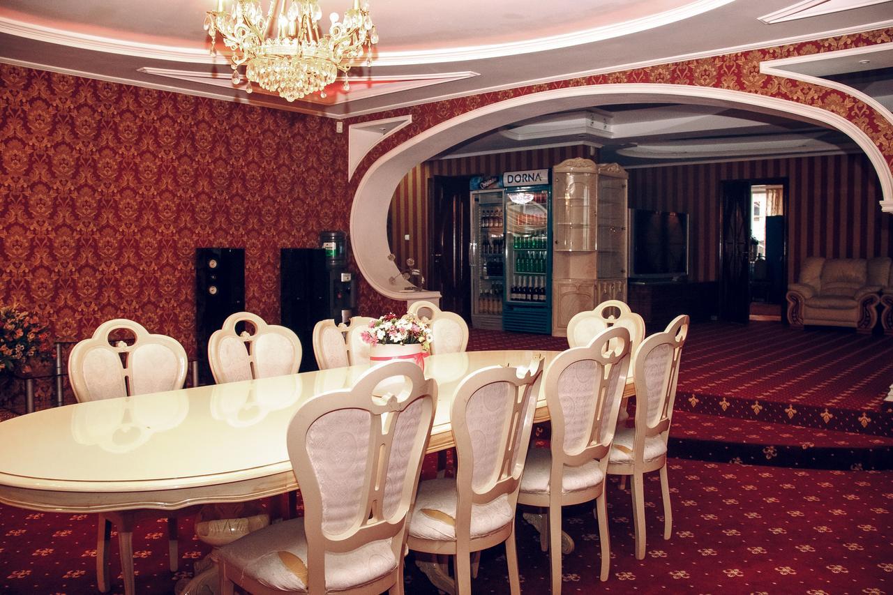 Hotel Gold Lion Chisinau Eksteriør bilde