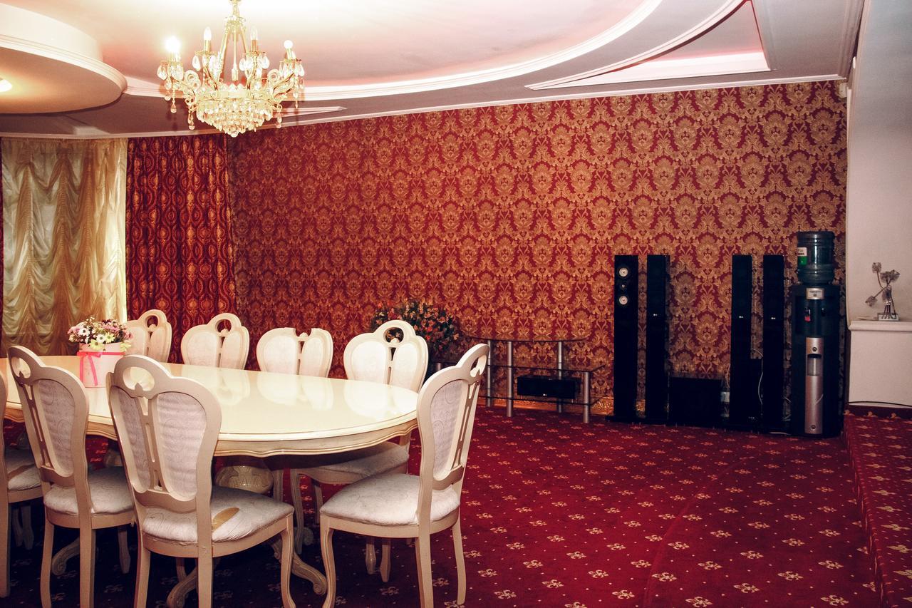 Hotel Gold Lion Chisinau Eksteriør bilde