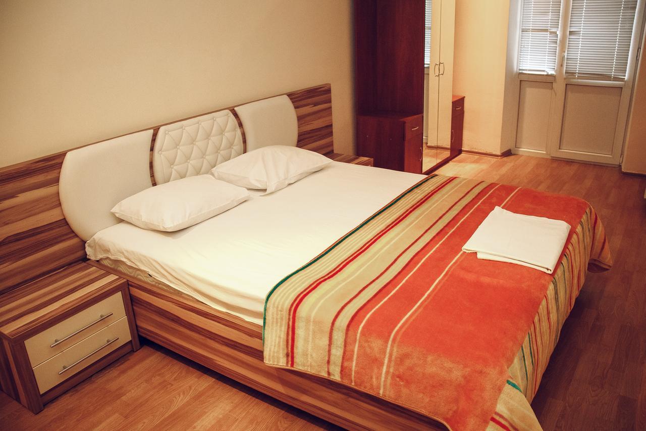 Hotel Gold Lion Chisinau Eksteriør bilde