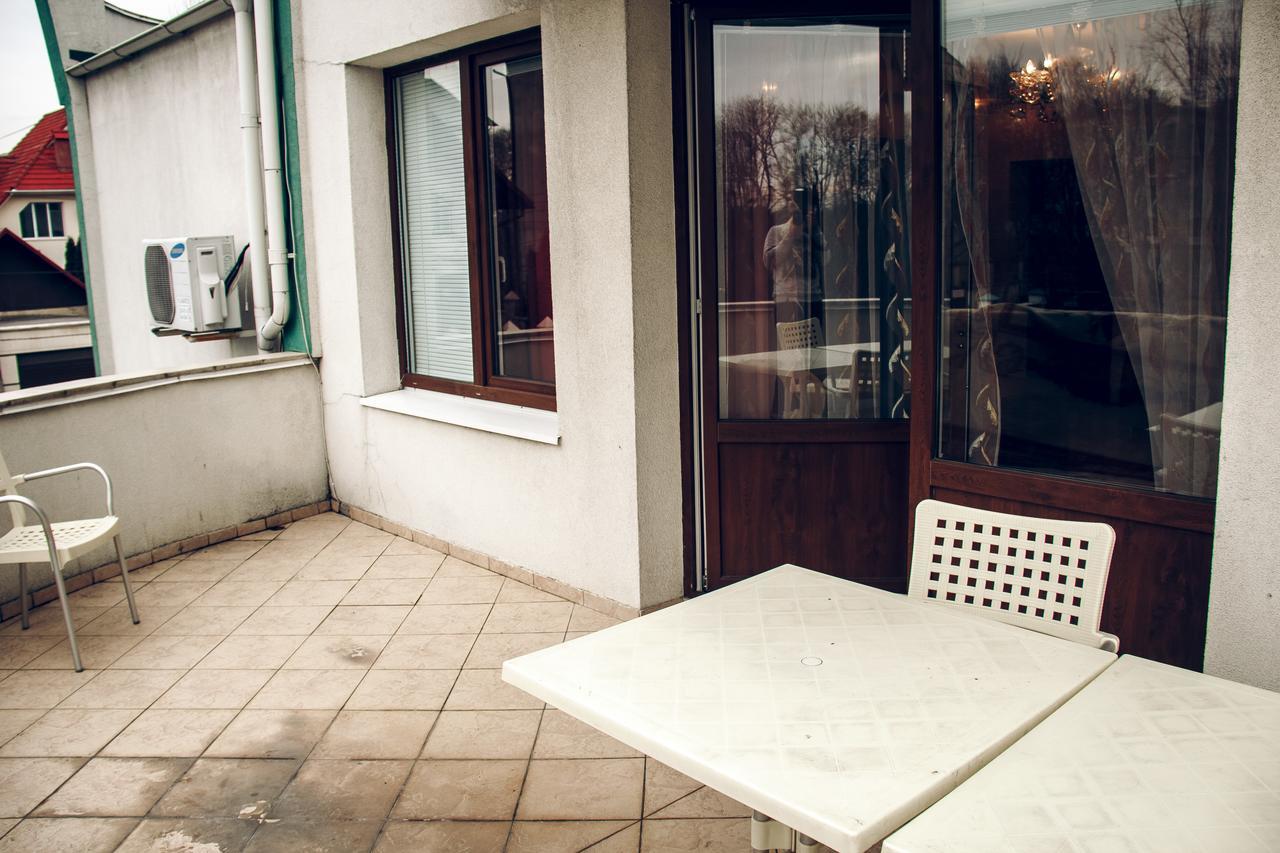 Hotel Gold Lion Chisinau Eksteriør bilde