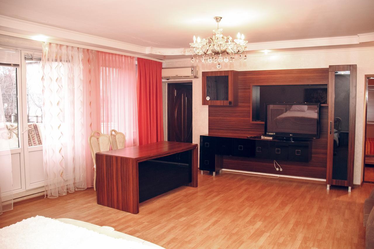 Hotel Gold Lion Chisinau Eksteriør bilde