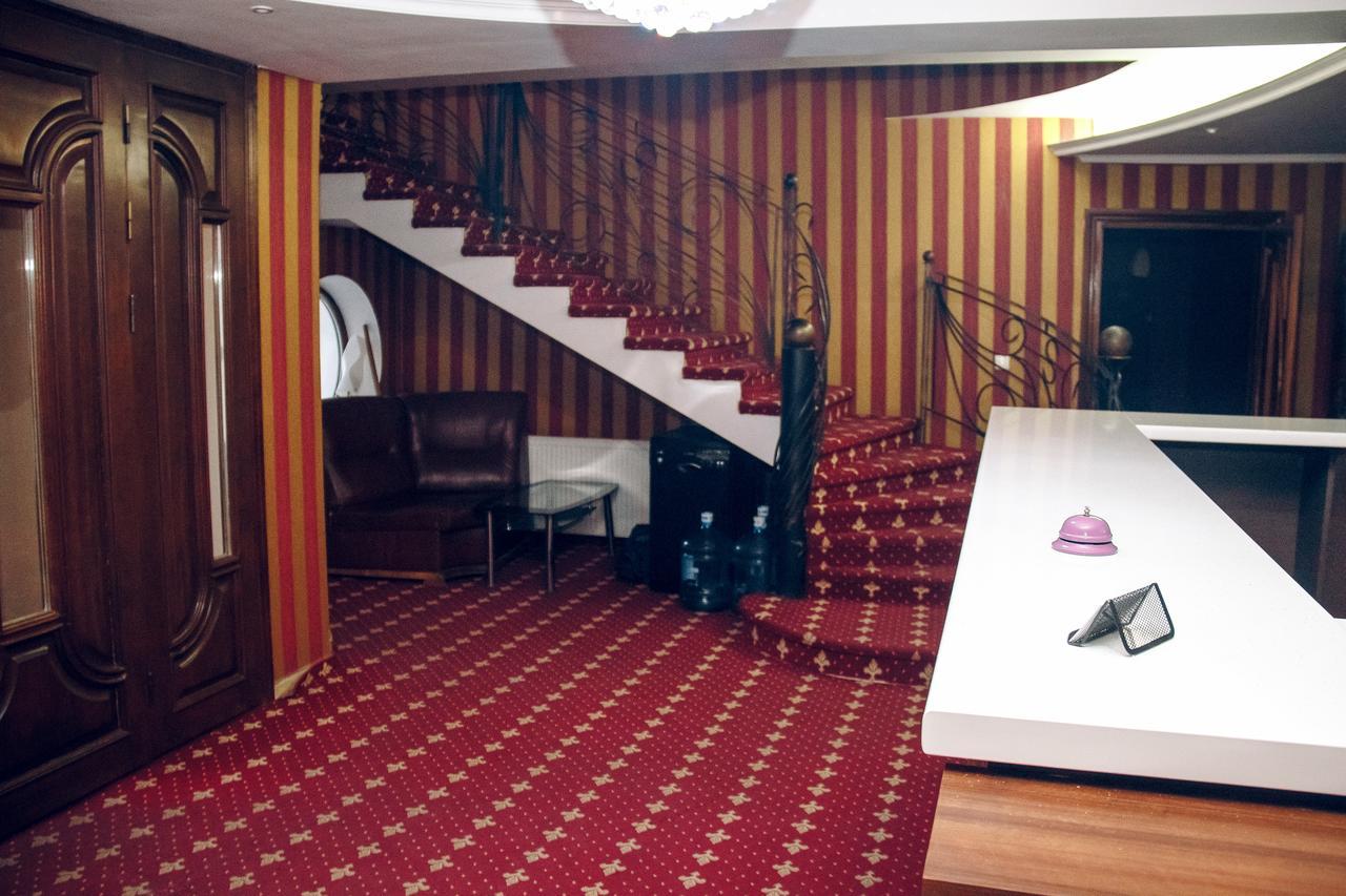 Hotel Gold Lion Chisinau Eksteriør bilde