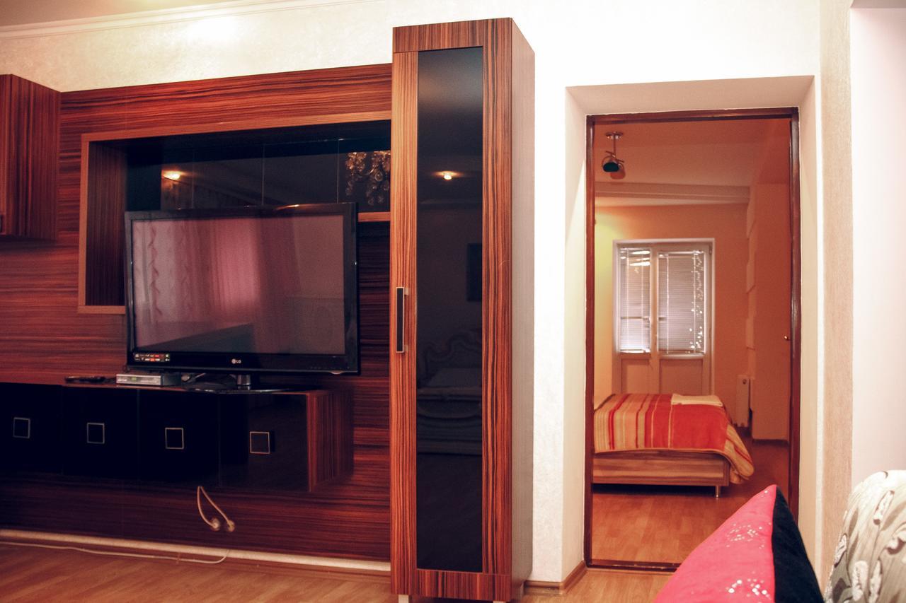 Hotel Gold Lion Chisinau Eksteriør bilde