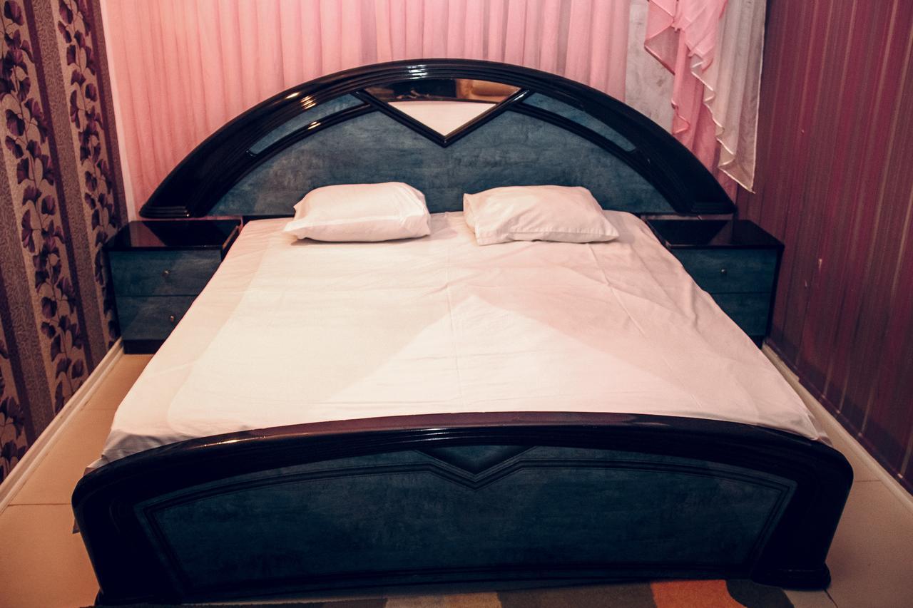 Hotel Gold Lion Chisinau Eksteriør bilde