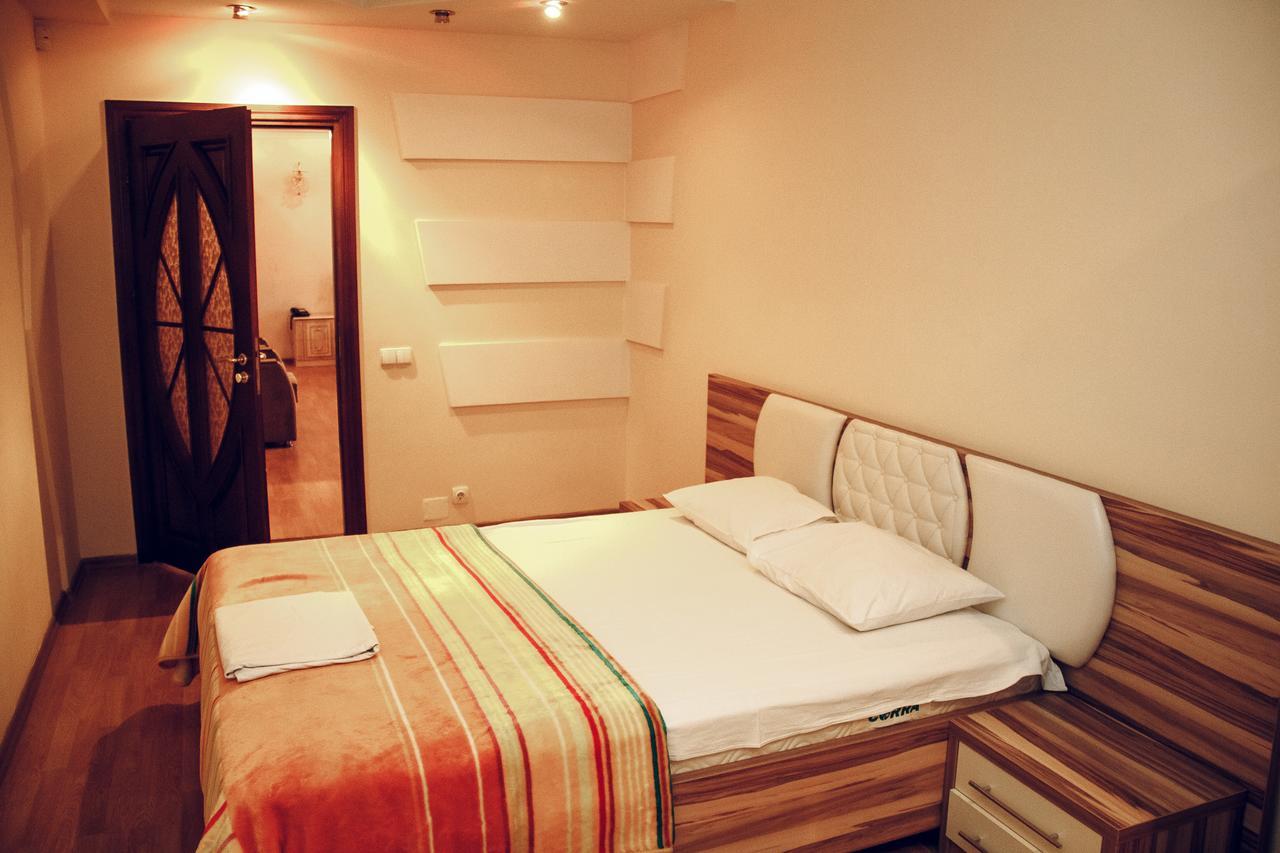 Hotel Gold Lion Chisinau Eksteriør bilde