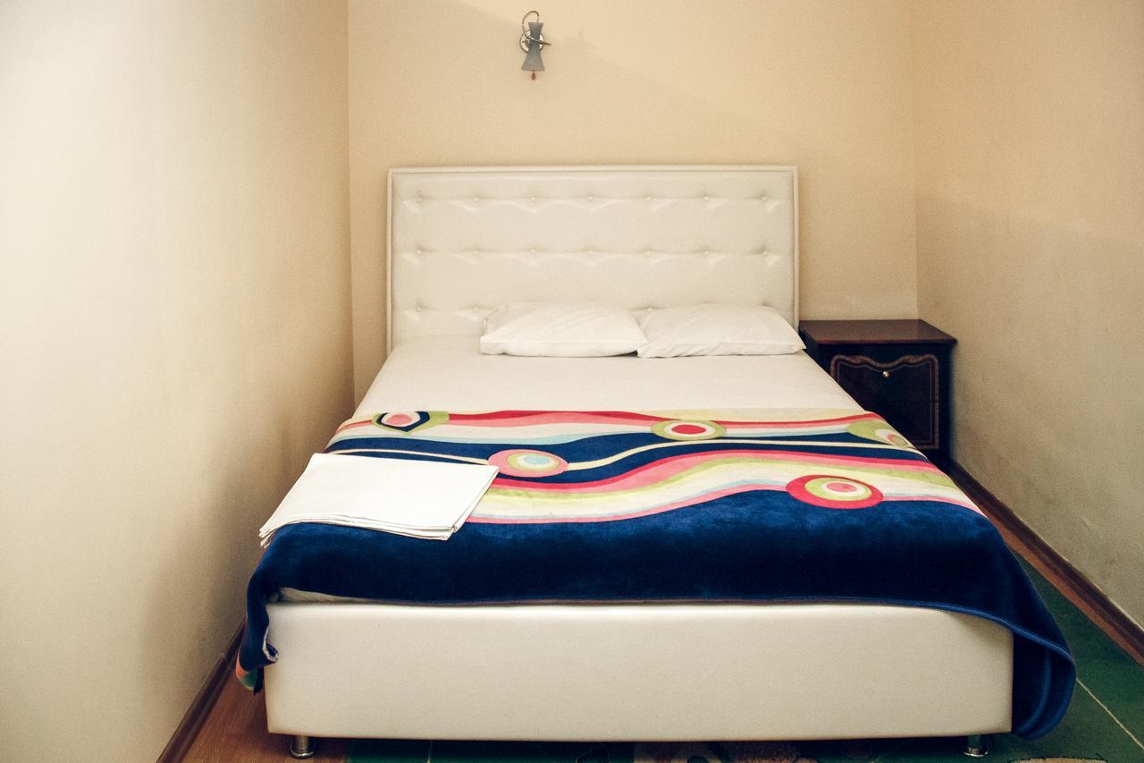 Hotel Gold Lion Chisinau Eksteriør bilde