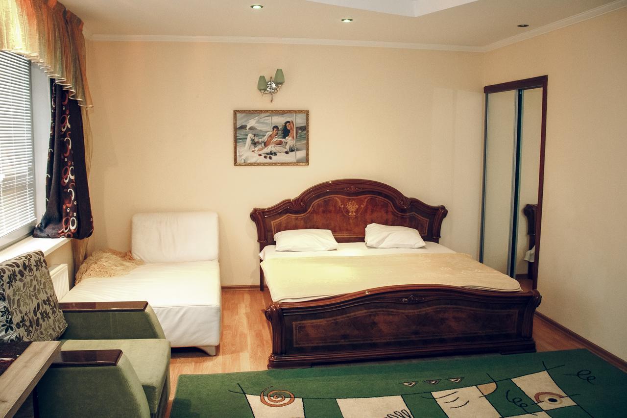 Hotel Gold Lion Chisinau Eksteriør bilde
