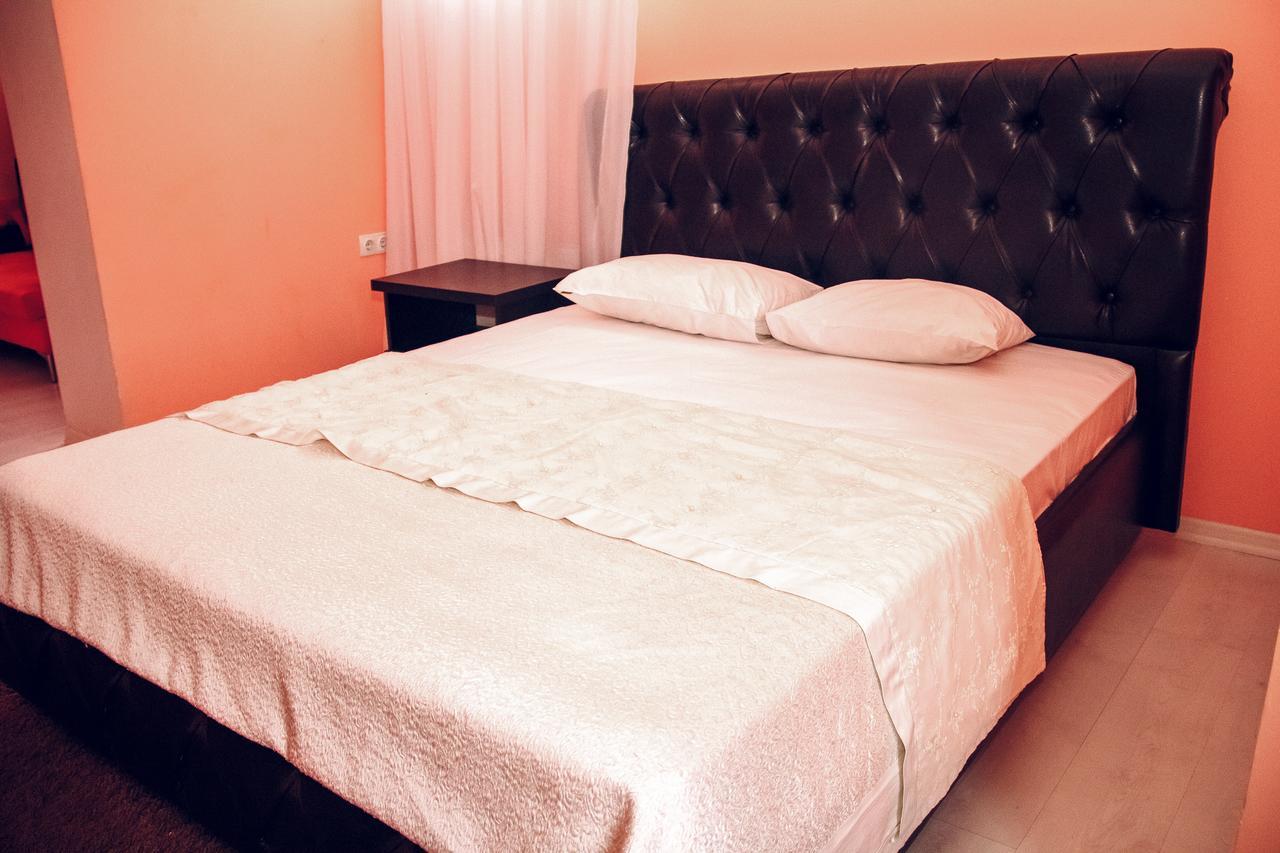 Hotel Gold Lion Chisinau Eksteriør bilde