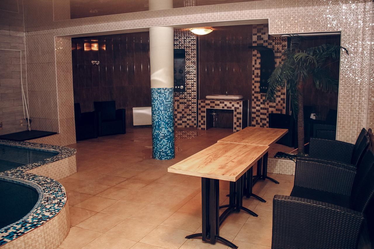 Hotel Gold Lion Chisinau Eksteriør bilde