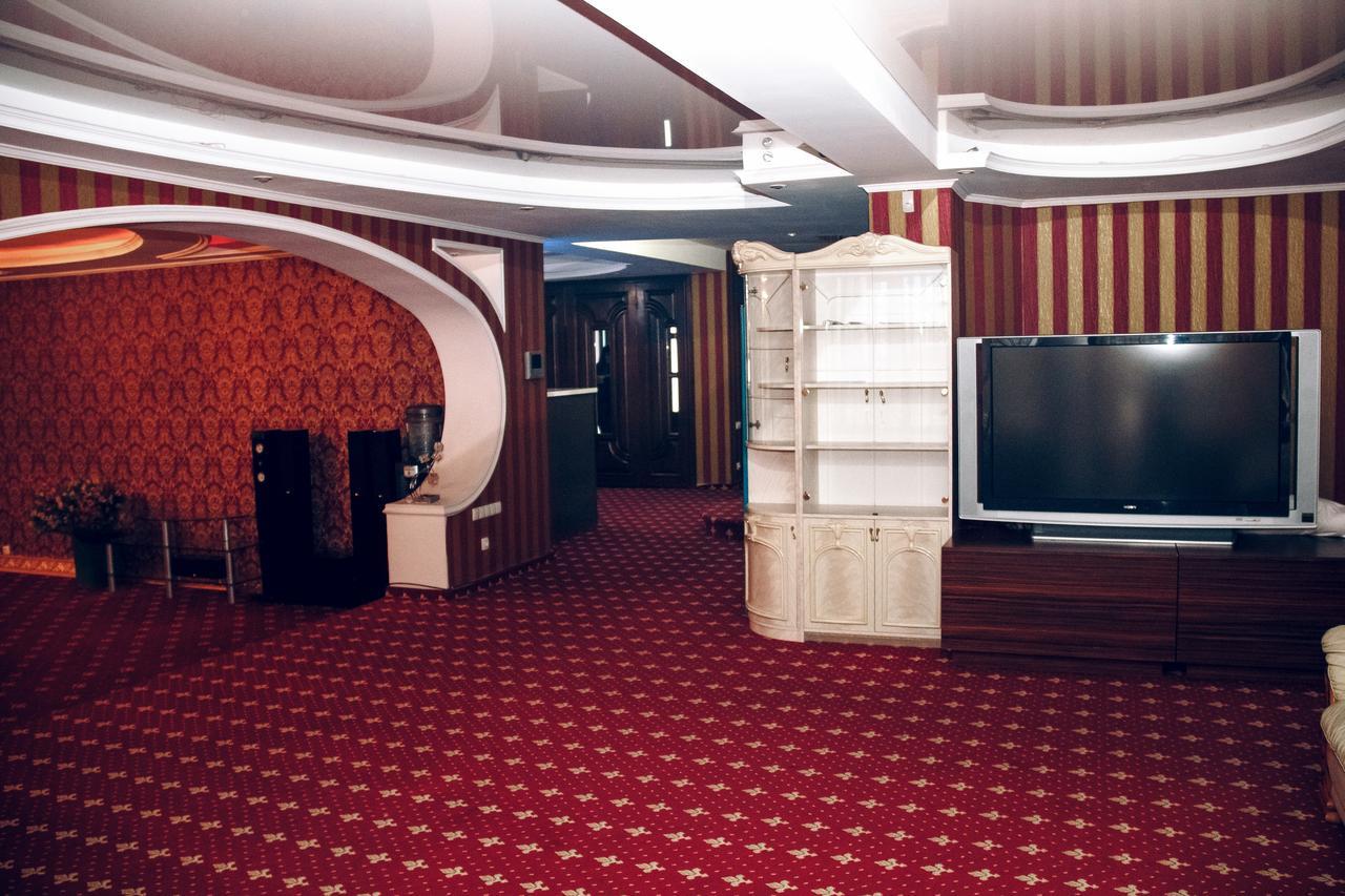Hotel Gold Lion Chisinau Eksteriør bilde