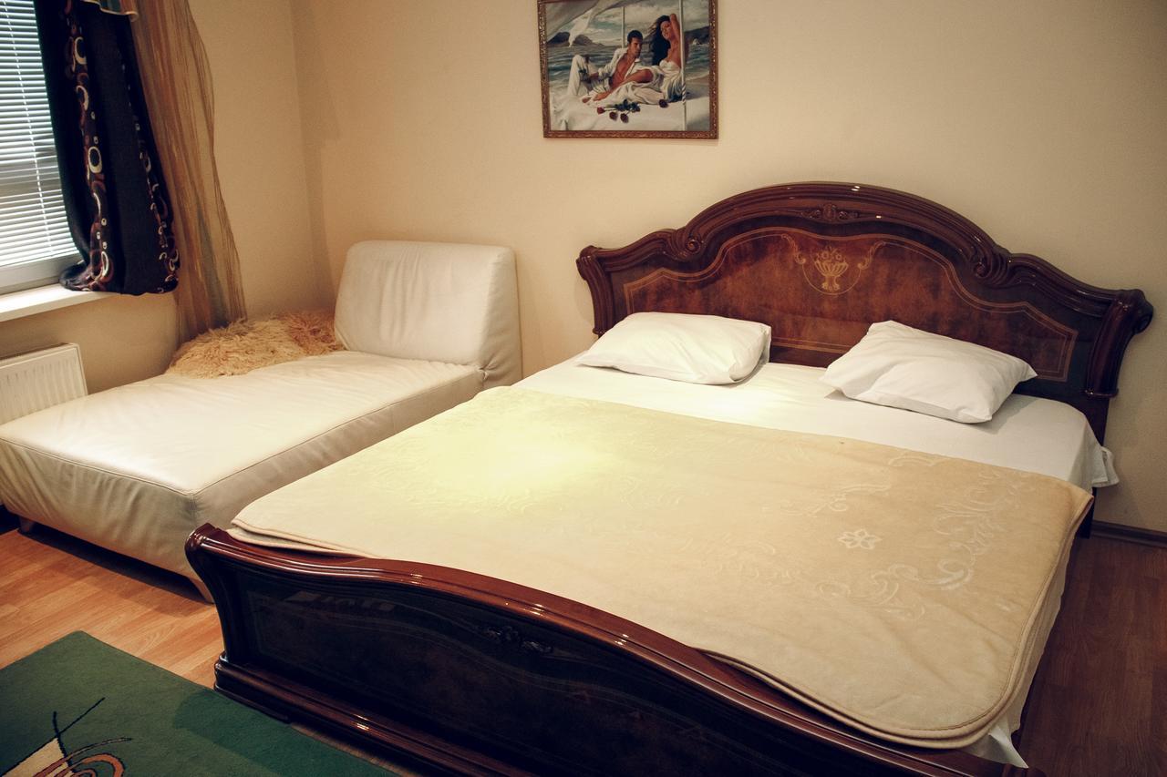 Hotel Gold Lion Chisinau Eksteriør bilde